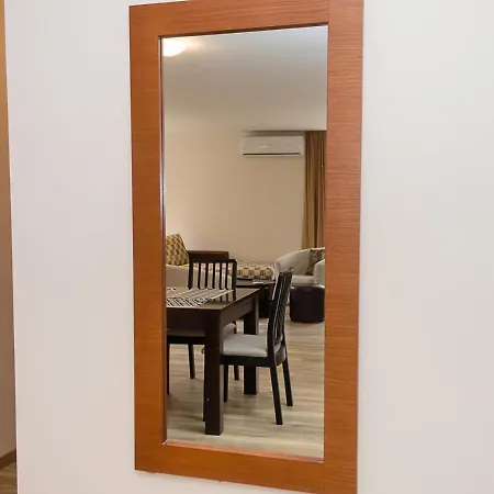 Cozy 2bd Flat With Balcony And Workspace 아파트 골든샌드